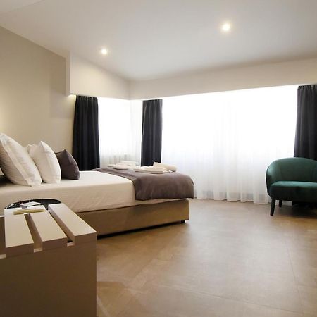 Grandeur Apartments พูลา ภายนอก รูปภาพ