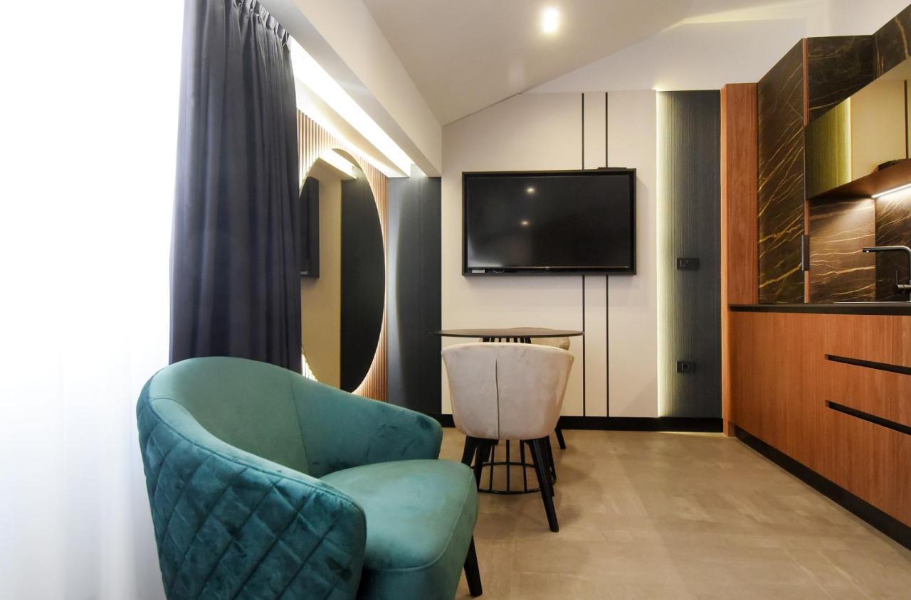 Grandeur Apartments พูลา ภายนอก รูปภาพ