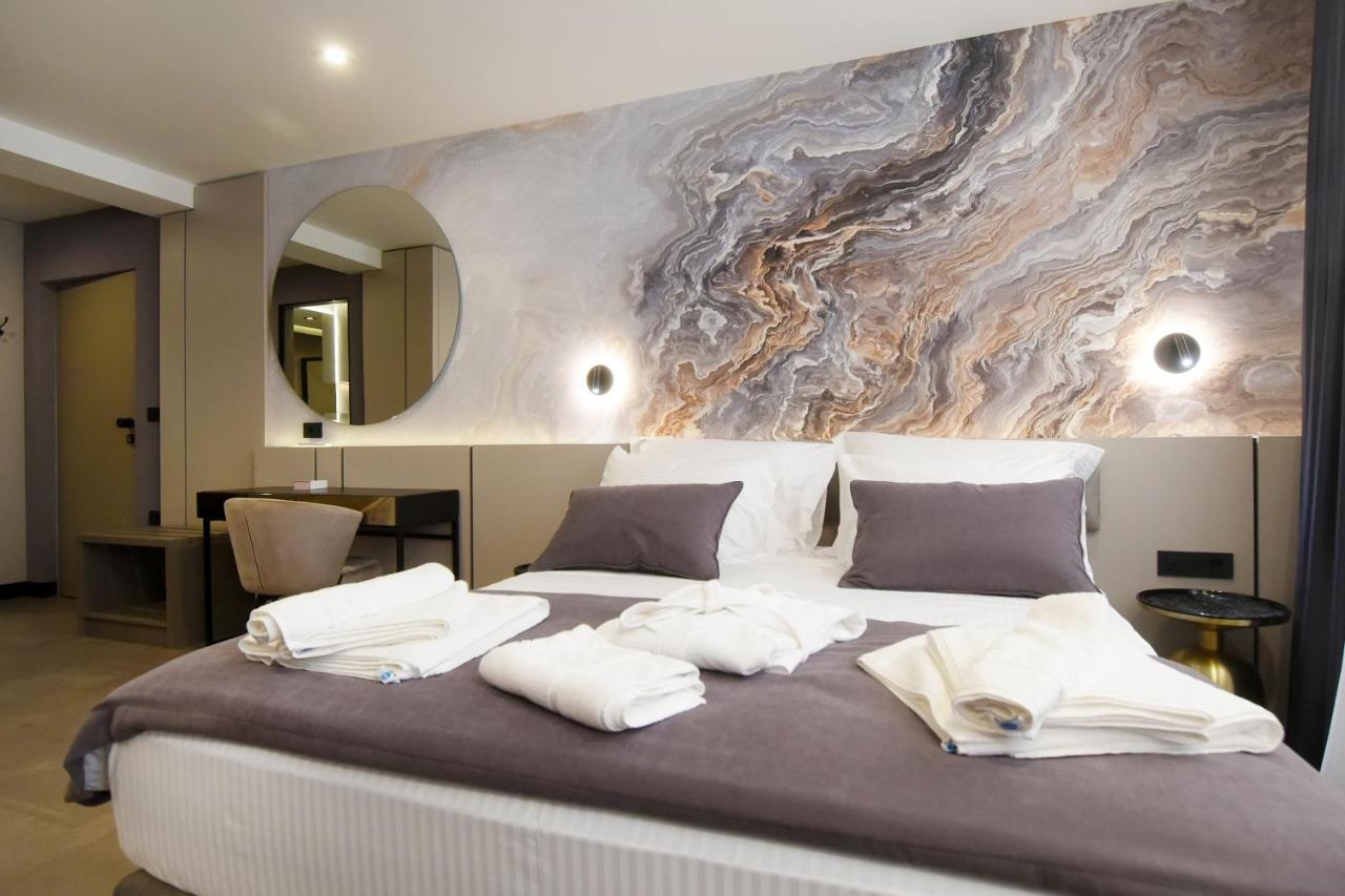 Grandeur Apartments พูลา ภายนอก รูปภาพ
