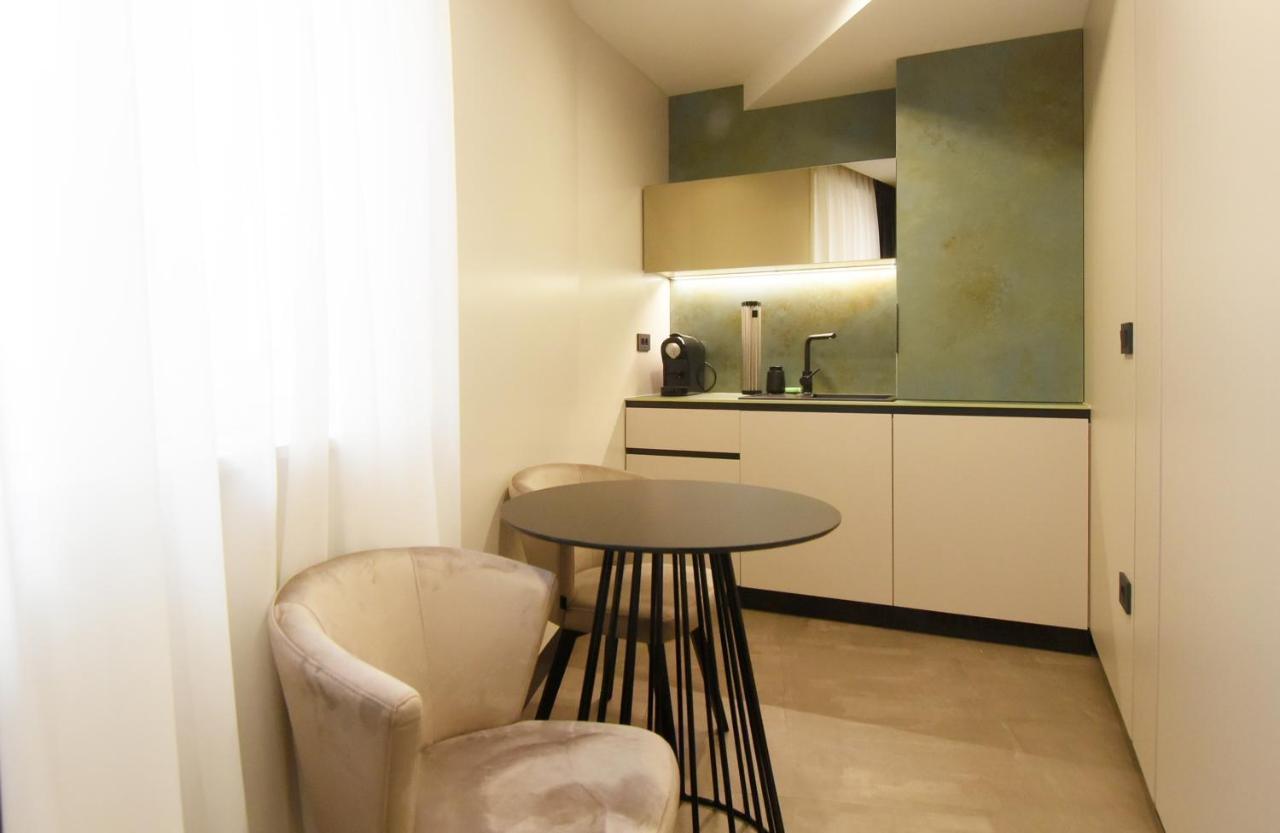 Grandeur Apartments พูลา ภายนอก รูปภาพ