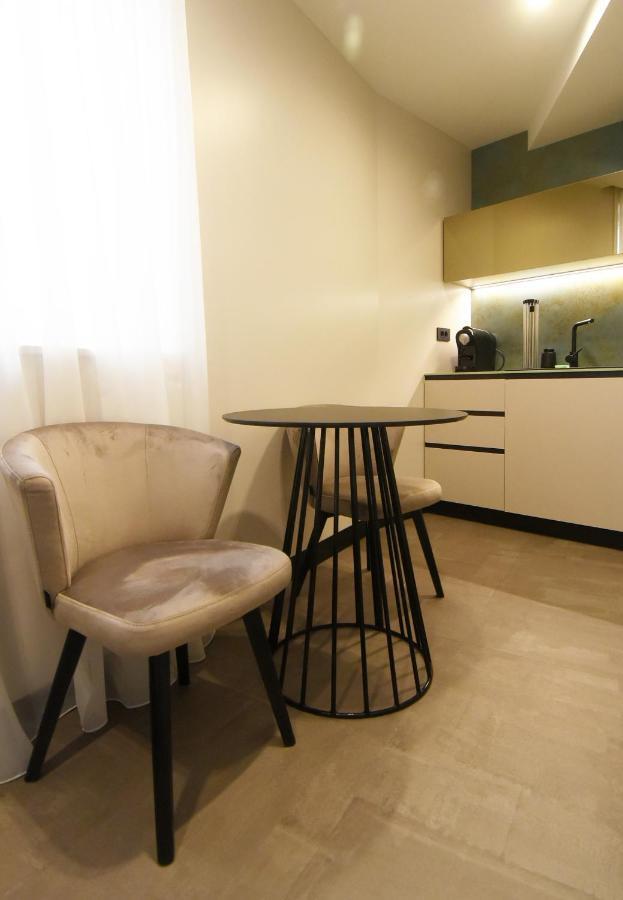 Grandeur Apartments พูลา ภายนอก รูปภาพ