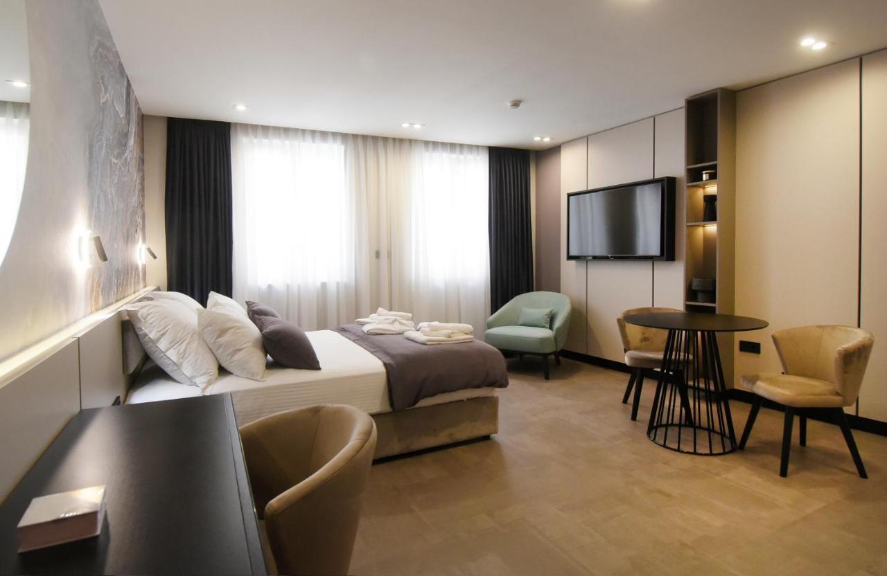 Grandeur Apartments พูลา ภายนอก รูปภาพ