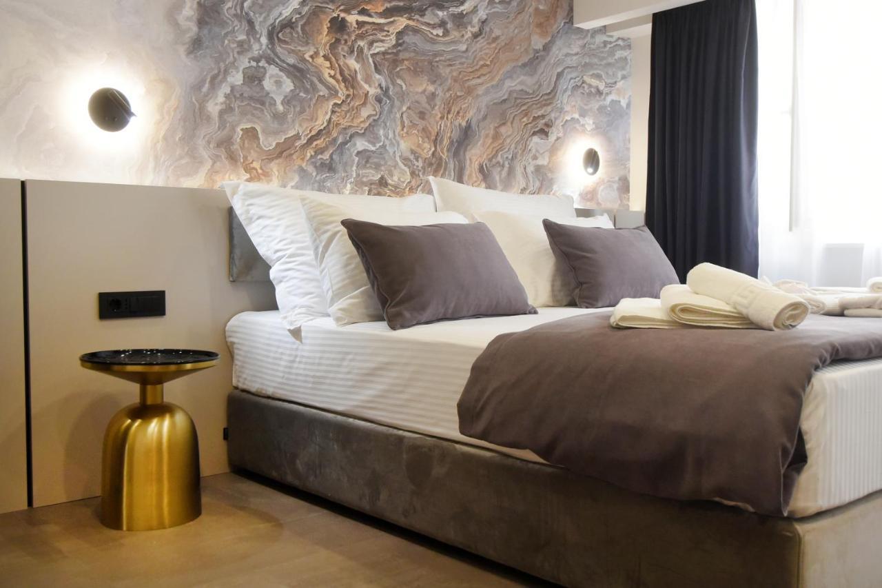 Grandeur Apartments พูลา ภายนอก รูปภาพ