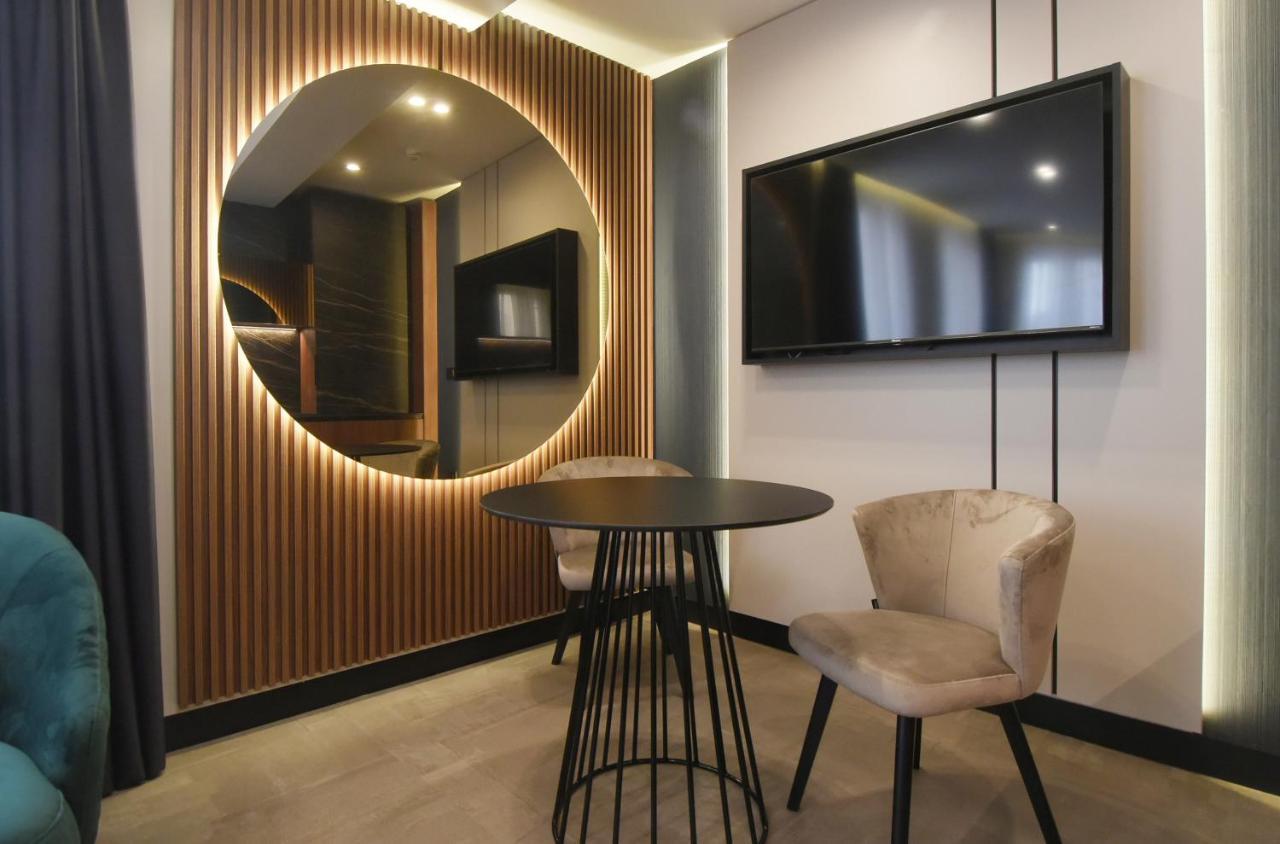 Grandeur Apartments พูลา ภายนอก รูปภาพ