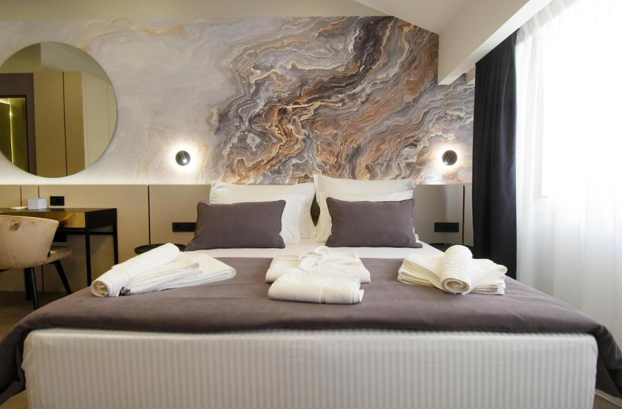 Grandeur Apartments พูลา ภายนอก รูปภาพ