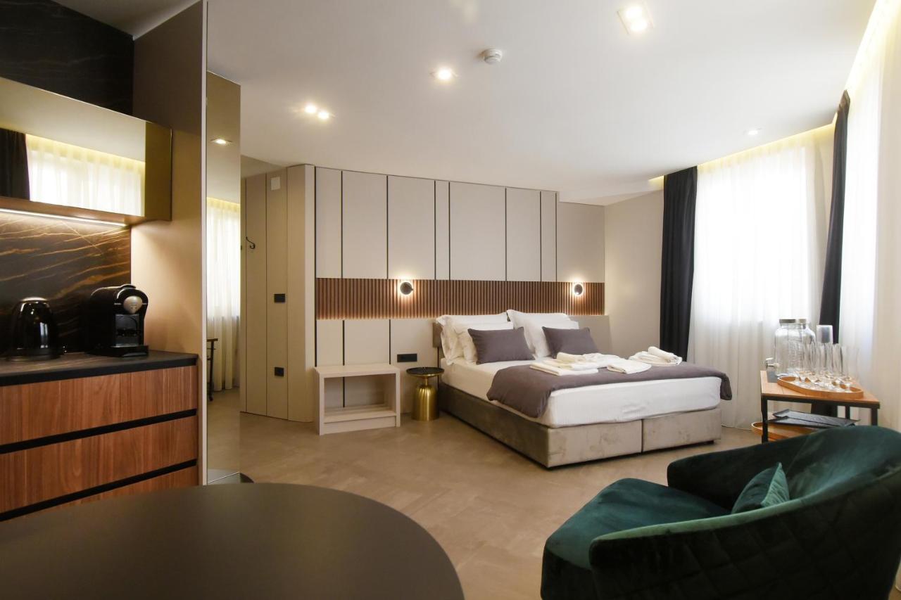 Grandeur Apartments พูลา ภายนอก รูปภาพ
