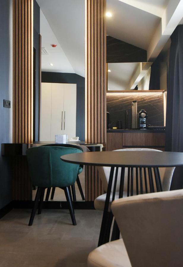 Grandeur Apartments พูลา ภายนอก รูปภาพ