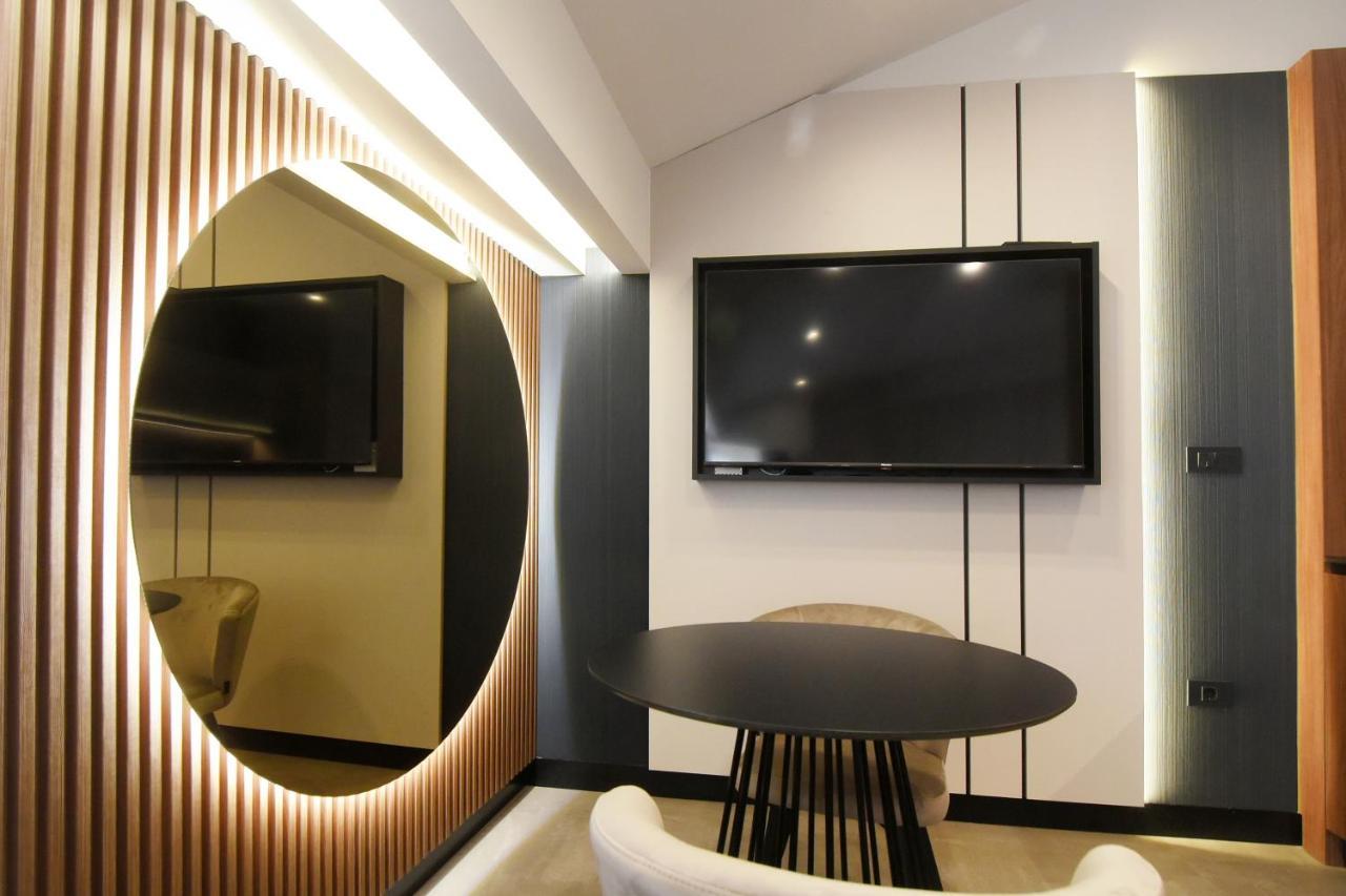 Grandeur Apartments พูลา ภายนอก รูปภาพ