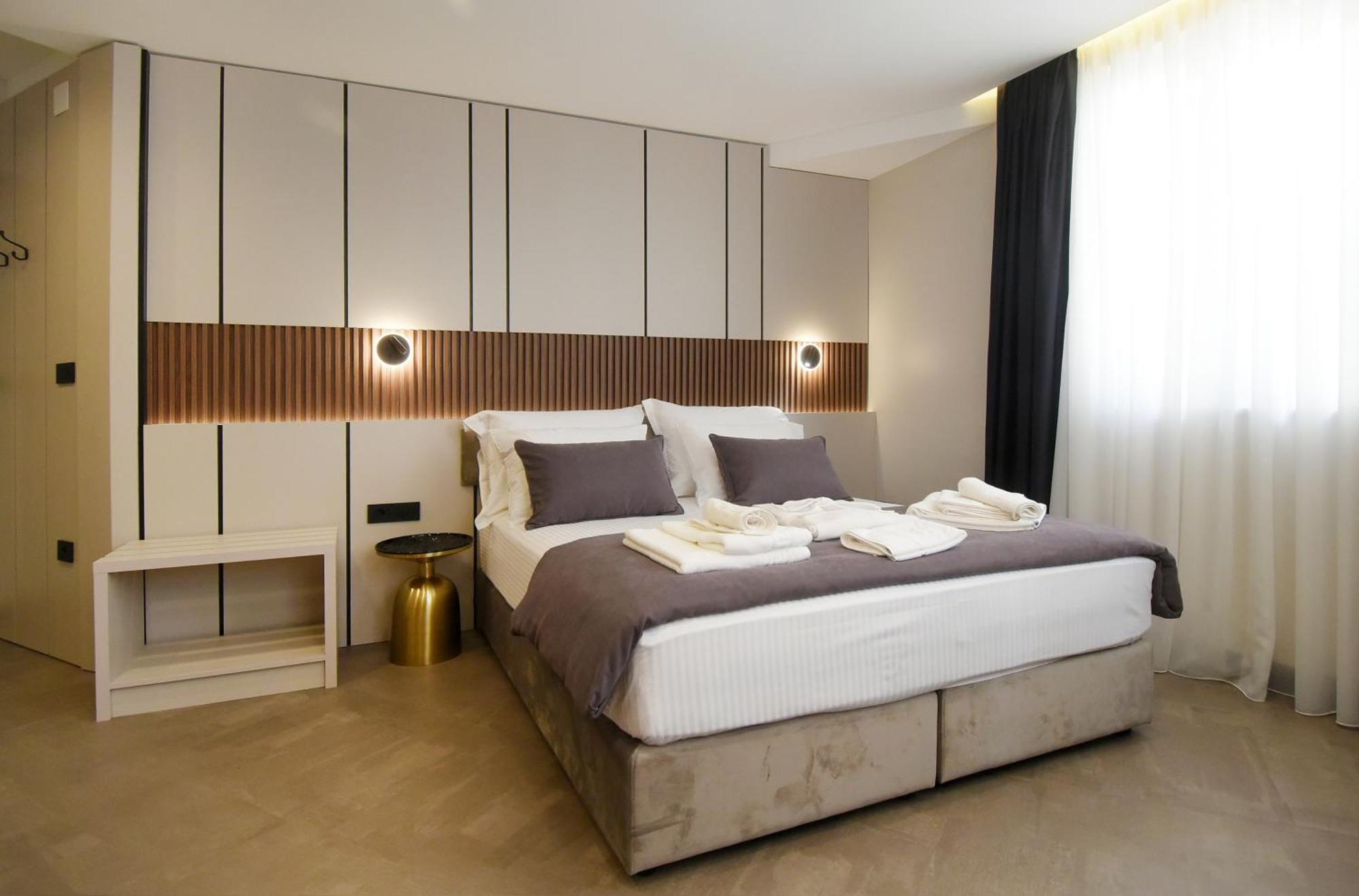 Grandeur Apartments พูลา ภายนอก รูปภาพ