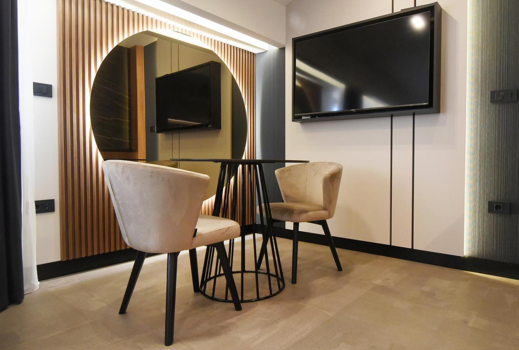 Grandeur Apartments พูลา ภายนอก รูปภาพ